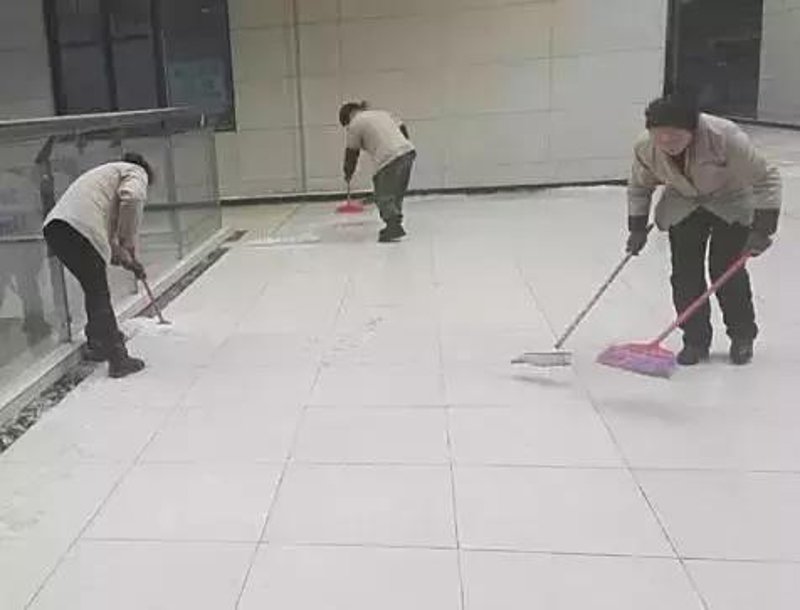 贵阳保洁行业动态:城市“美容师”的日常